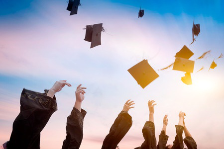 留学生掀起回国热 归国就业究竟有哪些好处？图1