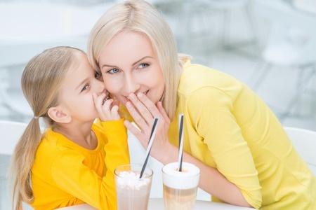 GRE双语阅读精选 关注青春期少女心理健康图2